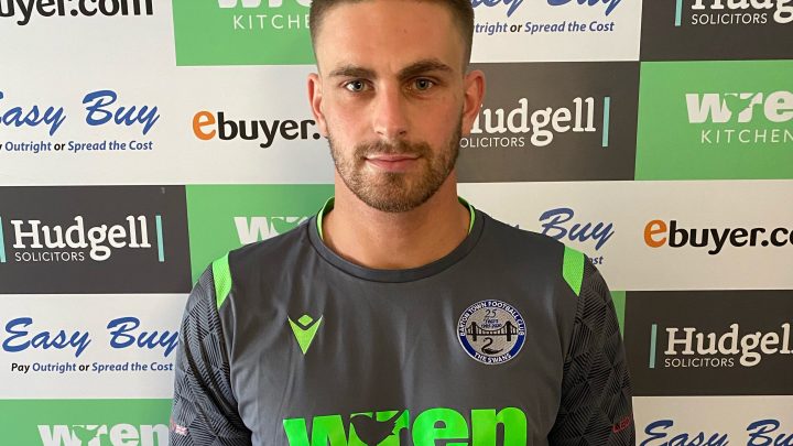 Player Retained – Charlie Dixon
